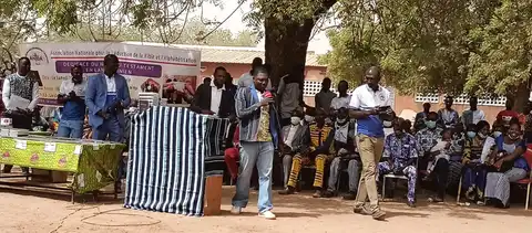 Photos de la dédicace du Nouveau Testament winyé2