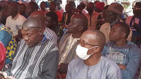 Photos de la dédicace du Nouveau Testament winyé3