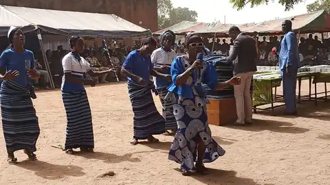 Photos de la dédicace du Nouveau Testament winyé6