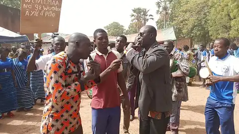 Photos de la dédicace du Nouveau Testament winyé8