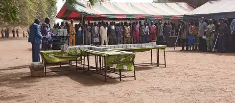 Photos de la dédicace du Nouveau Testament winyé10